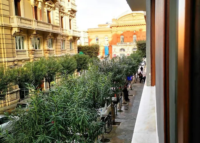 Al Teatro 3* バーリ