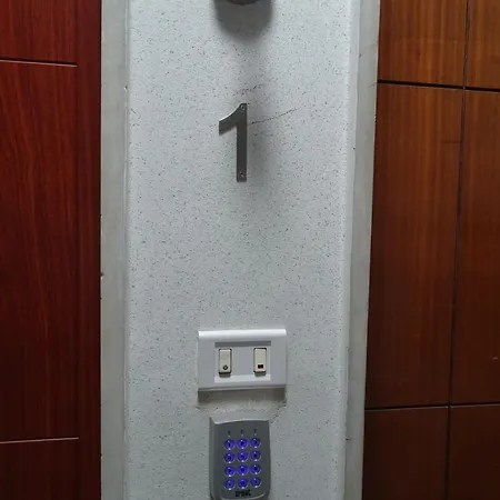 Al Teatro 3* باري
