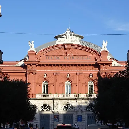 Al Teatro باري
