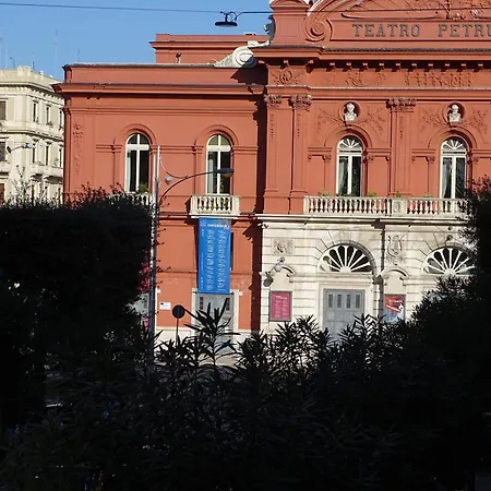 Al Teatro Vendégház Bari