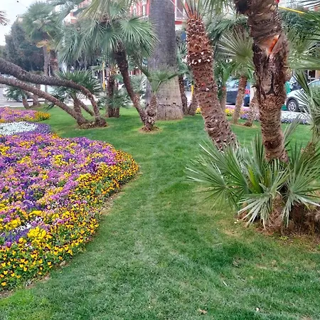 Al Teatro بيت ضيافة 3*